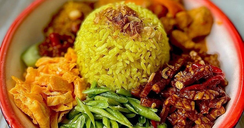 Nasi Kuning: Sajian Nusantara yang Menyimpan Filosofi Kehidupan